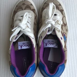 COACH SHOES SIZE 8